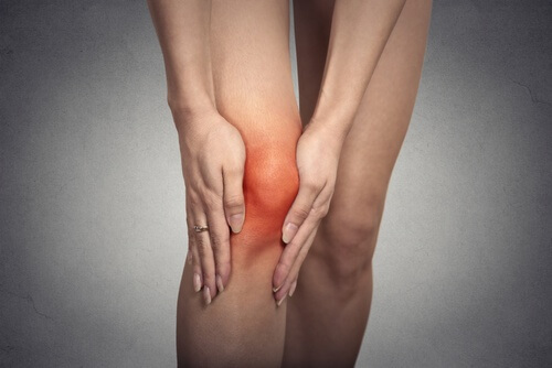 Ból kolana - jeżyny mają właściwości przeciwzapalne