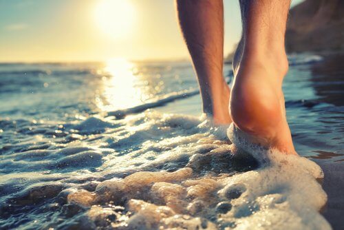 Spacer po plaży może powodować infekcje wirusowe