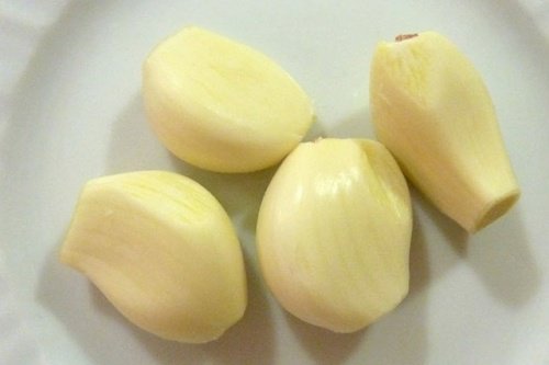 Świeże ząbki czosnku