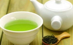 Filiżanka zielonej herbaty – jak i kiedy pić?