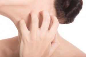 Uporczywe swędzenie – jak sobie z nim poradzić?