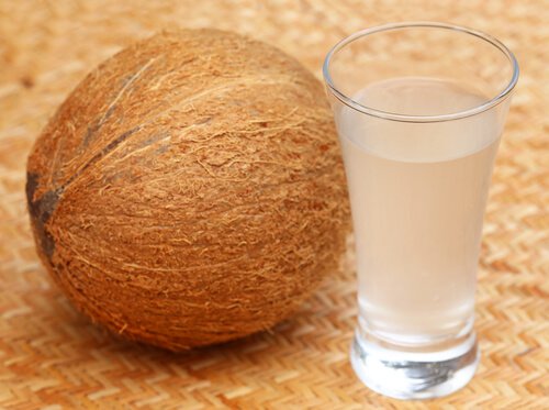 Przygotowywanie wody kokosowej