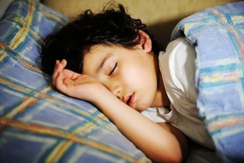 Niedobór snu w wieku przedszkolnym prowadzi do poważnych zaburzeń
