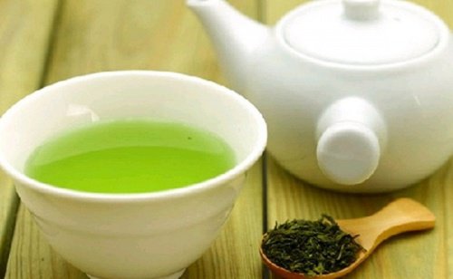 herbata zielona w filiżance