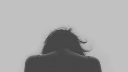 Zgarbiona kobieta - Depresja atypowa