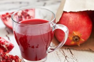 Sok z granatów – 7 niesamowitych korzyści