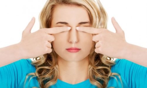 Zmęczone oczy i ból głowy – skuteczne ćwiczenia