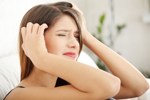 ból głowy u kobiety