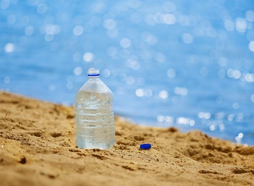 Butelka na plaży
