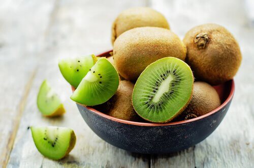 Owoc kiwi dobry na osteoporozę