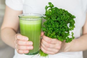 Nieświeży oddech i przykry zapach ciała - zwalcz je!
