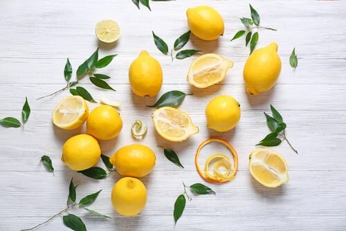 Świeże cytryny na lemoniade