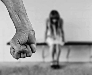 Przemoc i molestowanie - Jak ochronić dziecko?