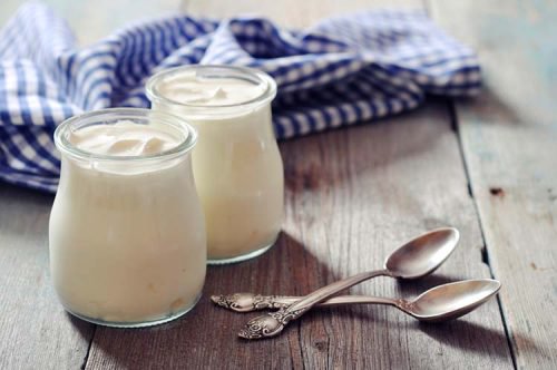 Superfoods jogurty i dwie łyżeczki