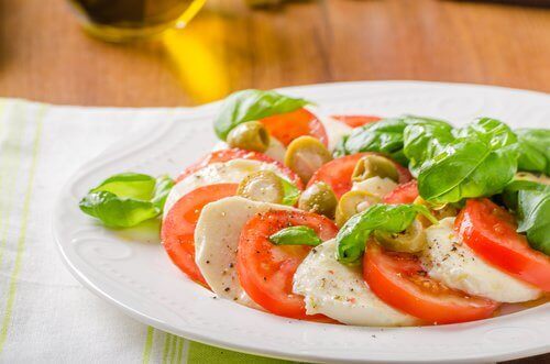 Pomidor i mozzarella, czyli włoska sałatka