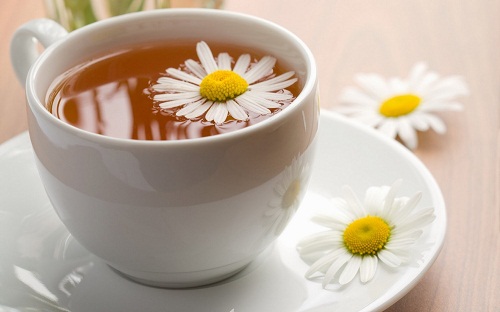 Napar z rumianku i naturalne sposoby na bezsenność