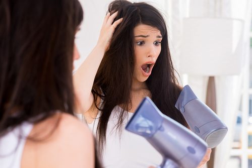 Przesuszające się włosy domowe szampony