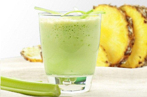 ananasowe smoothie to świetny pomysł na detoks