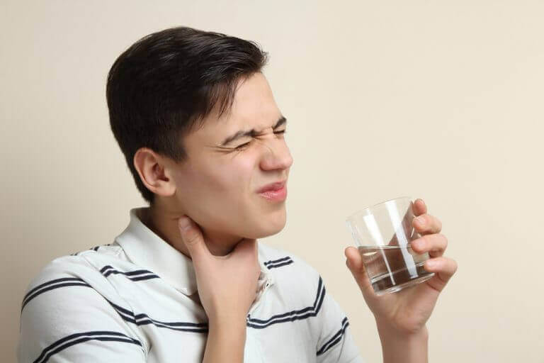 Ból gardła podczas picia wody a rak języka
