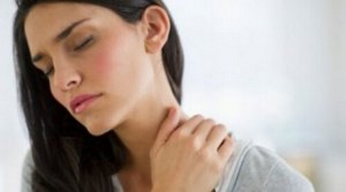 Ból szyi - Oto 9 prostych ćwiczeń przynoszących ulgę