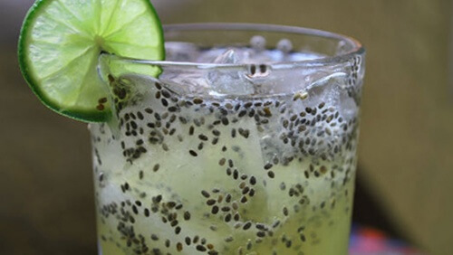 Lemoniada z nasionami chia