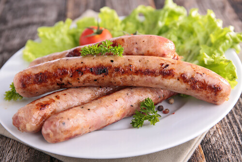 Kiełbasa to niezdrowy produkt dla dziecka
