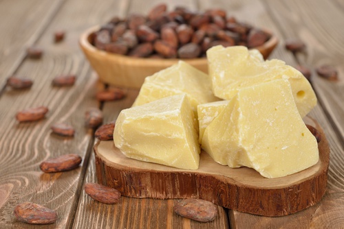 masło kakaowe na naturalne sposoby na rozstępy