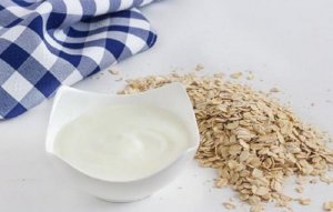 jogurt i płatki owsiane