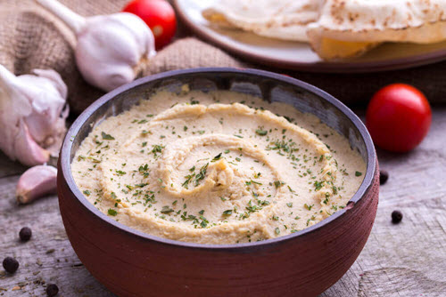 kolacja hummus