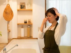 Nieprzyjemny zapach w kuchni - 10 sposobów