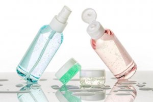 Kosmetyki, które powinnaś używać po 40 roku życia