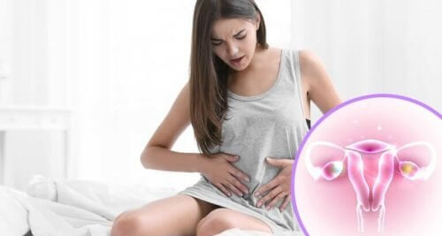 Dziewczyna z bólem jajników