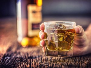 szklanka whisky