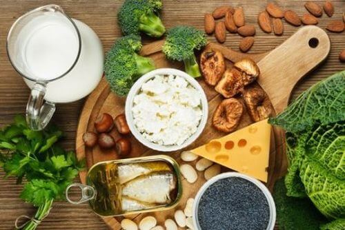 Produkty bogate w wapń - powinna je zawierać dieta po 40-tce
