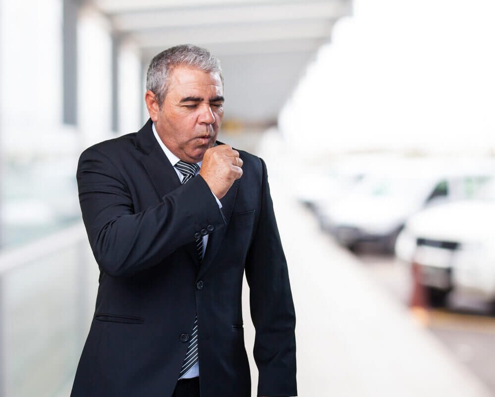 Mężczyzna kaszel przyczyny astmy