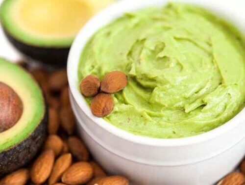 Guacamole z awokado na cienie pod oczami