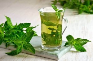 Herbata miętowa – dlaczego warto ją pić?