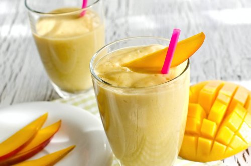 Oczyszczający koktajl z mango i marchewki