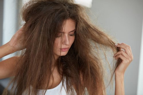 Puszące się włosy – 5 naturalnych maseczek