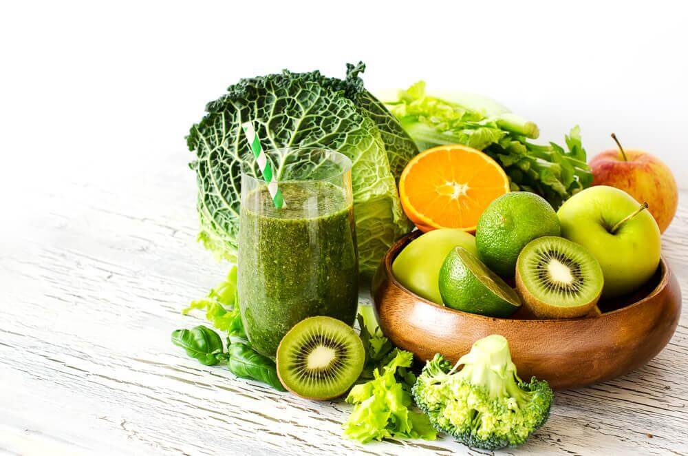 Zielony koktajl - owoce i warzywa