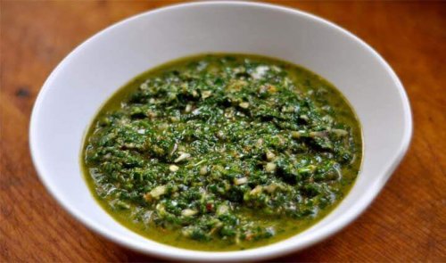 Zielony sos chimichurri