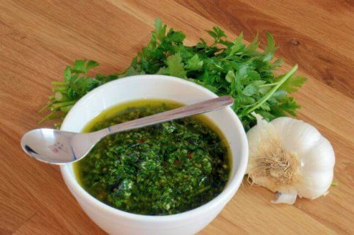 Chimichurri – domowy przepis na argentyński sos Chimichurri – domowy przepis na argentyński sos