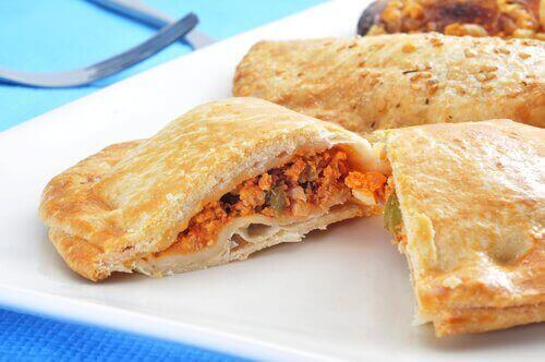 empanada z tuńczykiem