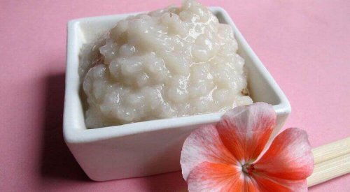 Oczyszczanie twarzy – użyj ryżu na 2 sposoby