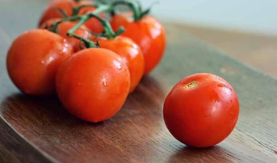 Dojrzałe pomidory Domowe maseczki na rozszerzone pory