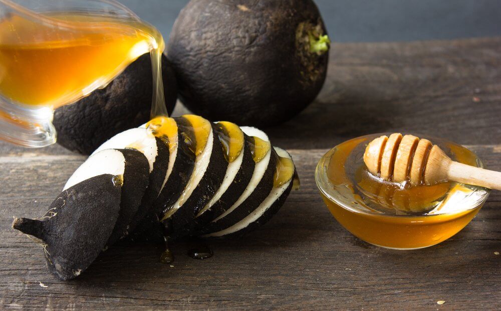 rzodkiewka i miód aby rozjaśnić plamy