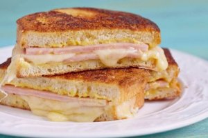 Sandwich Monte Cristo – francuskie tosty na ciepło