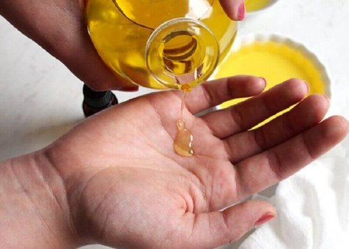 olej arganowy na ręce