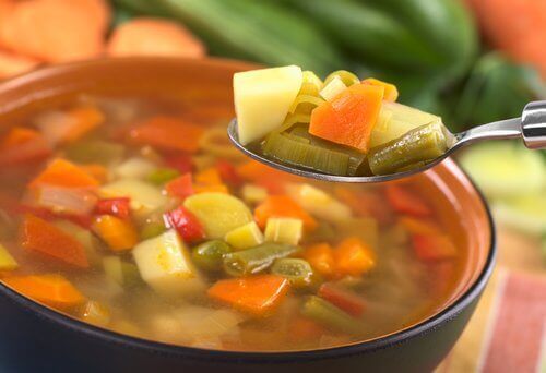 zupa warzywna na kolację