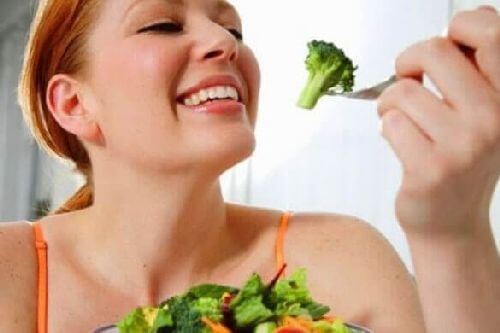 Jedzenie brokułów